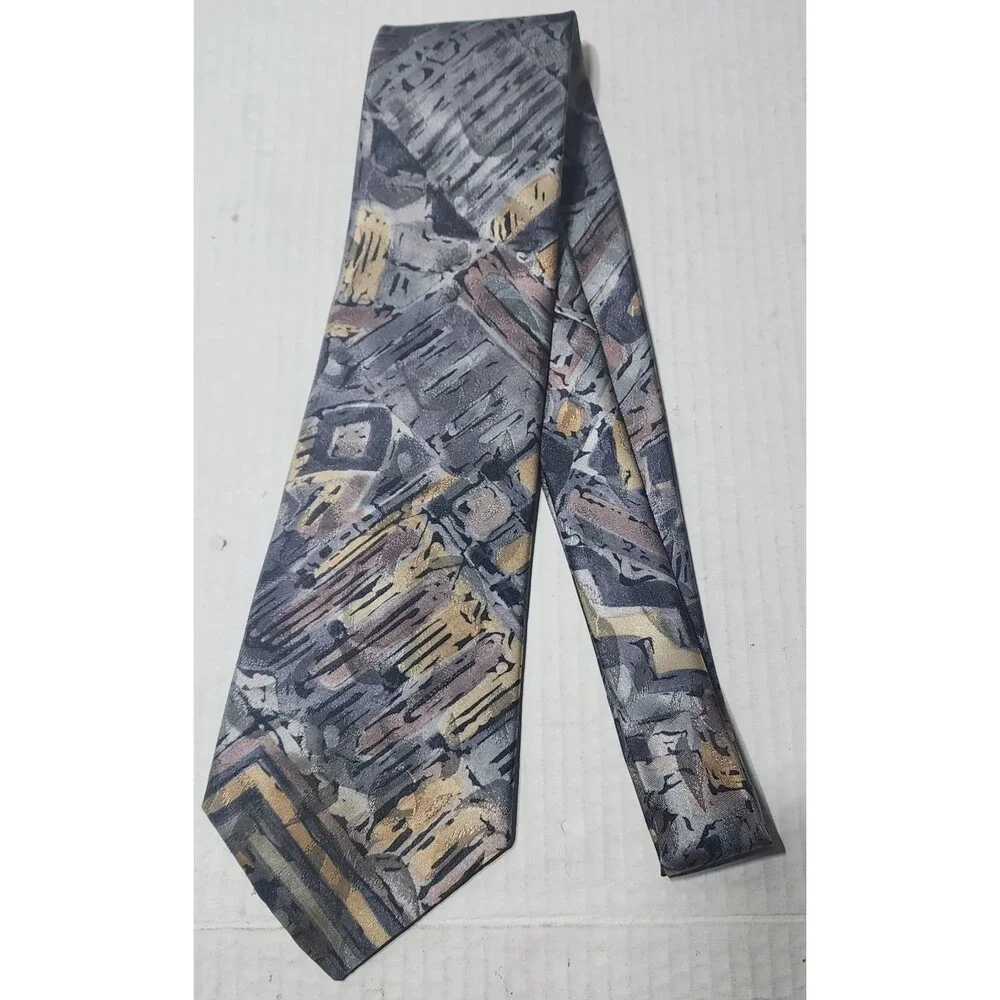Rivetz of Boston All Silk Abstract Men's Necktie Length 54